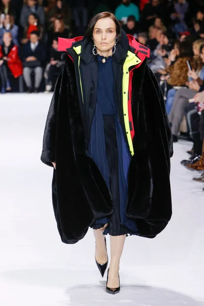 Look 74